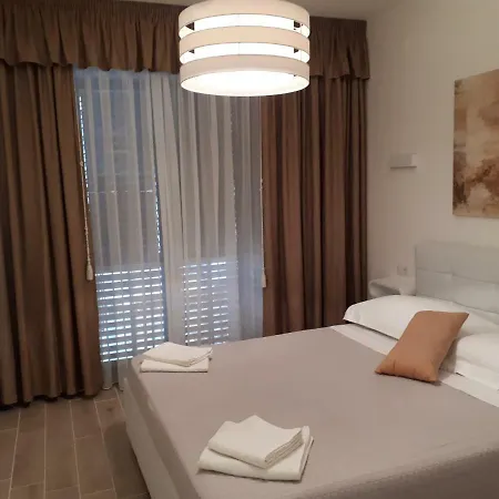 Zoe Apartment