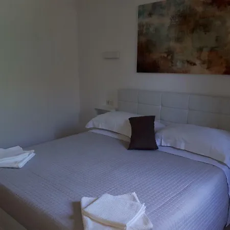 Zoe Apartment